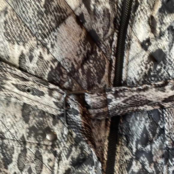 Jones New York Women's Size Medium Quilted Jacket/ Coat Animal Print - Picture 3 of 8